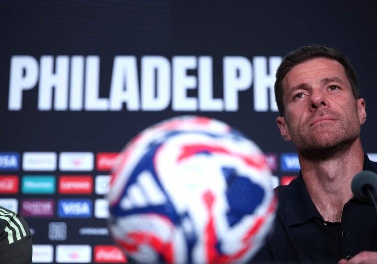 Xabi Alonso: «No soy ciego. He visto el cuadro, pero echar cuentas no es una buena idea» Xabi Alonso: «No soy ciego. He visto el cuadro, pero echar cuentas no es una buena idea»