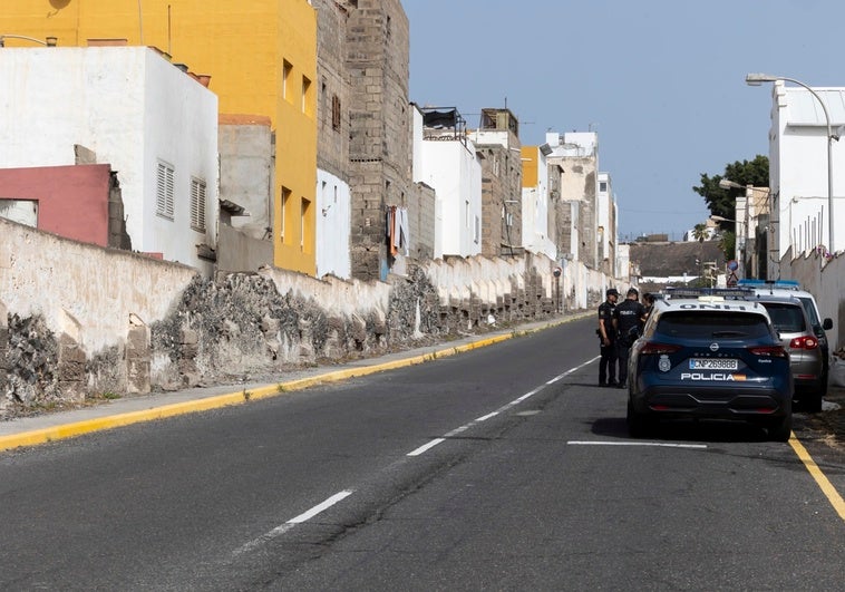El presunto agresor de la menor quemada viva en La Isleta seguirá detenido mientras se realizan pruebas