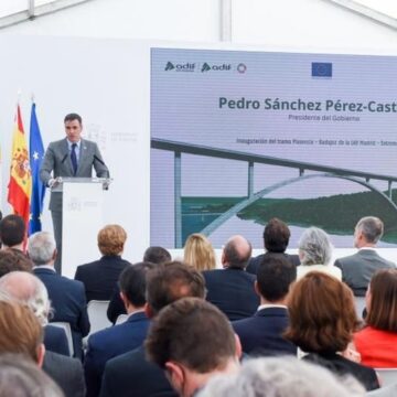 La eterna promesa del AVE extremeño: décadas de mentiras y actos pomposos