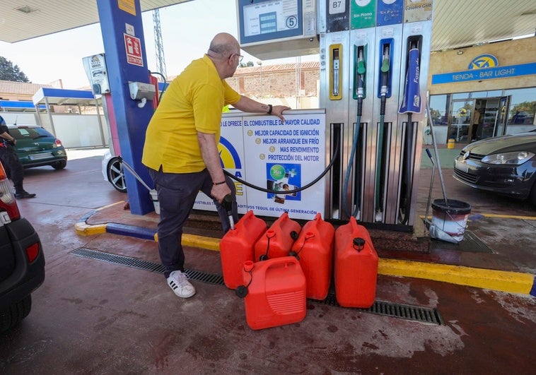 La inflación repunta cuatro décimas, al 2,7%, por el encarecimiento de los carburantes La inflación repunta cuatro décimas, al 2,7%, por el encarecimiento de los carburantes