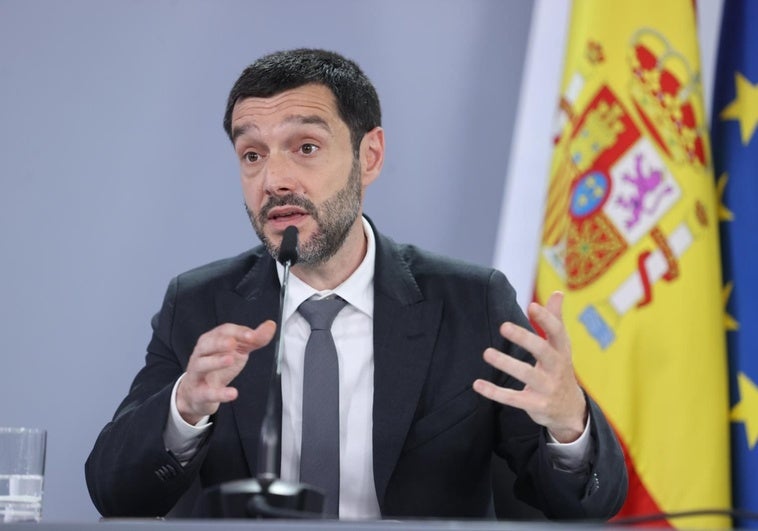 La nueva ley de Consumo prohíbe la publicidad de vuelos cortos, combustibles fósiles y vehículos diésel y gasolina La nueva ley de Consumo prohíbe la publicidad de vuelos cortos, combustibles fósiles y vehículos diésel y gasolina