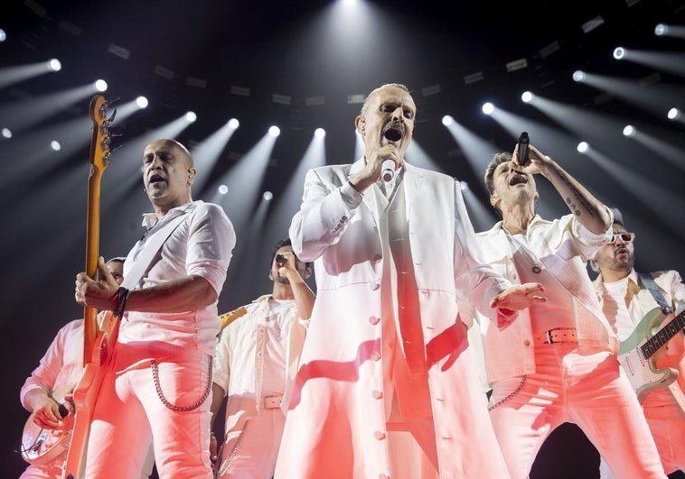 Emoción y nostalgia: Miguel Bosé revive sus clásicos en Madrid Emoción y nostalgia: Miguel Bosé revive sus clásicos en Madrid