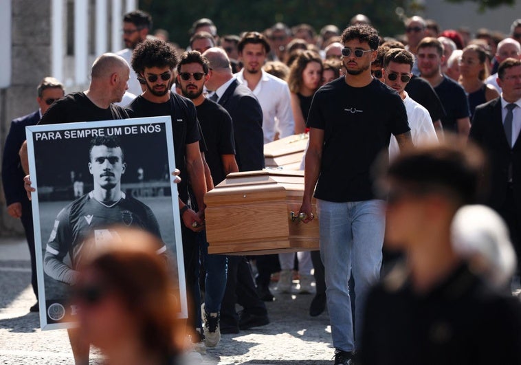 Multitudinario y doloroso adiós a Diogo Jota y su hermano André Silva Multitudinario y doloroso adiós a Diogo Jota y su hermano André Silva