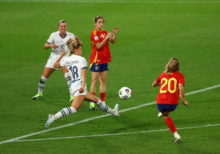 Claudia Pina, especialista en goles de bandera Claudia Pina, especialista en goles de bandera