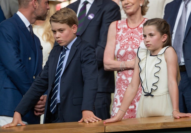 Los gestos que denotan a quién apoyaban George y Charlotte en la final de Wimbledon Los gestos que denotan a quién apoyaban George y Charlotte en la final de Wimbledon