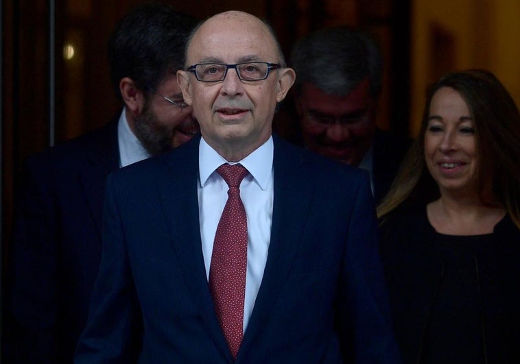 «La vía directa es pagar a Equipo Económico que tiene contacto directo con Montoro» «La vía directa es pagar a Equipo Económico que tiene contacto directo con Montoro»