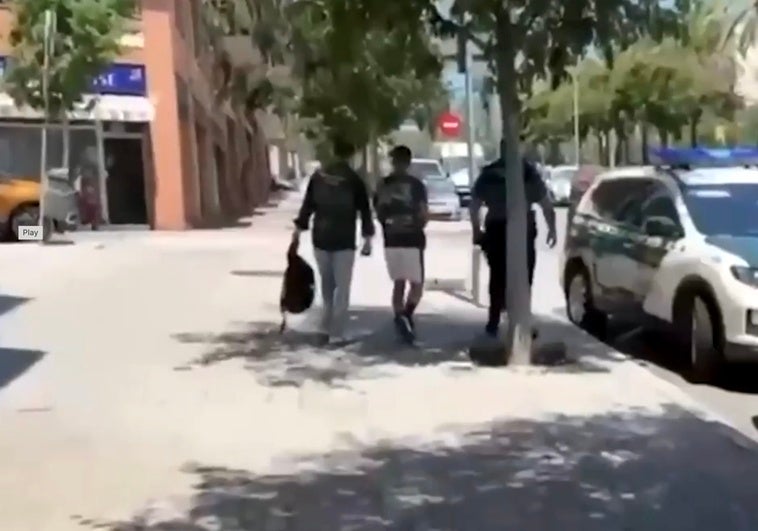 Prisión para el 'ultra' detenido en Mataró por incitar a una «cacería» en Torre Pacheco Prisión para el ‘ultra’ detenido en Mataró por incitar a una «cacería» en Torre Pacheco