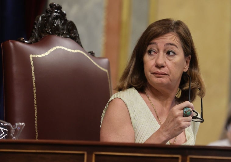 Armengol ignora a PP y Vox y la reforma para retirar credenciales de prensa pasa ya al Pleno Armengol ignora a PP y Vox y la reforma para retirar credenciales de prensa pasa ya al Pleno