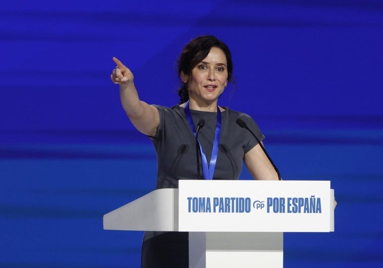 Ayuso pide «pico y martillo» a los españoles y a todo el PP para derribar juntos el sanchismo: «Es el momento» Ayuso pide «pico y martillo» a los españoles y a todo el PP para derribar juntos el sanchismo: «Es el momento»