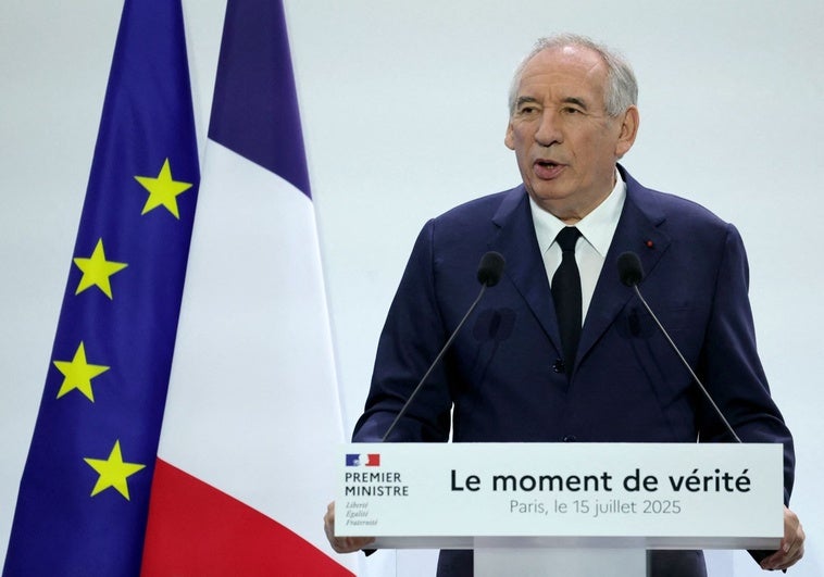 Plan de choque del Gobierno francés: recortes de 44.000 millones y dos festivos menos Plan de choque del Gobierno francés: recortes de 44.000 millones y dos festivos menos