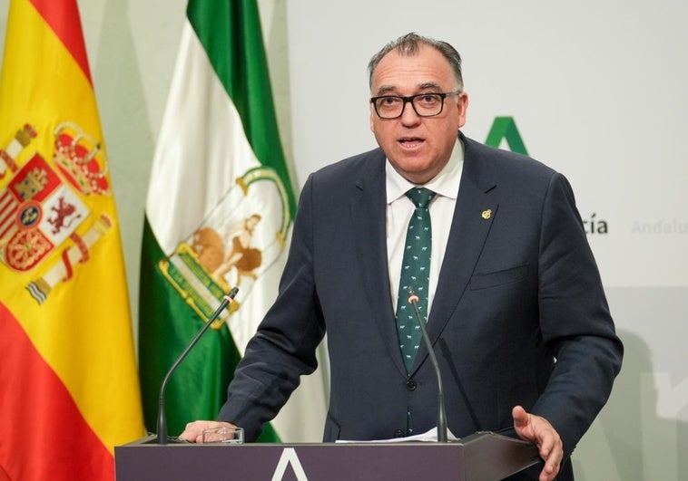 El consejero de Turismo se queda atrapado sin aire acondicionado en un tren Madrid-Sevilla El consejero de Turismo se queda atrapado sin aire acondicionado en un tren Madrid-Sevilla