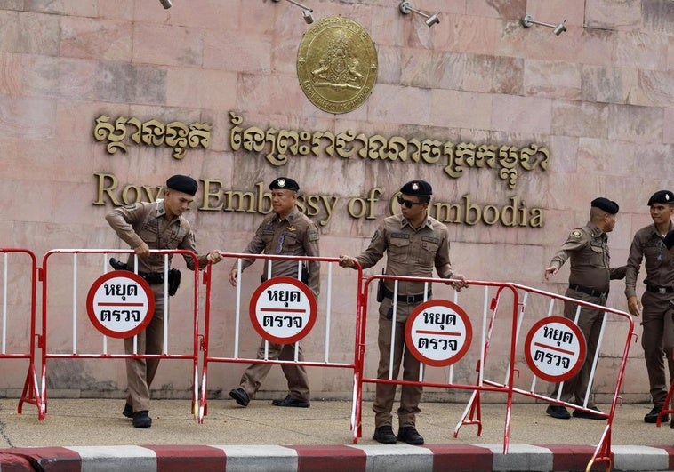 Camboya y Tailandia intercambian disparos en zona fronteriza en disputa Camboya y Tailandia intercambian disparos en zona fronteriza en disputa