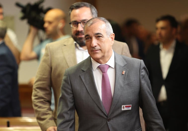 El tío de Chivite justifica el sobrecoste en las obras concedidas a la empresa de la trama Cerdán por «imprevistos» El tío de Chivite justifica el sobrecoste en las obras concedidas a la empresa de la trama Cerdán por «imprevistos»