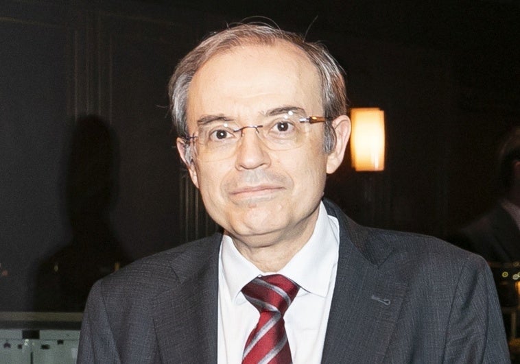 Dimite el decano de Medicina de la Complutense por «injerencias» y «autoritarismo» del rector Dimite el decano de Medicina de la Complutense por «injerencias» y «autoritarismo» del rector