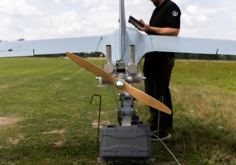 Ucrania recibirá 33.000 'cerebros' de inteligencia artificial para dar autonomía a drones comunes Ucrania recibirá 33.000 ‘cerebros’ de inteligencia artificial para dar autonomía a drones comunes