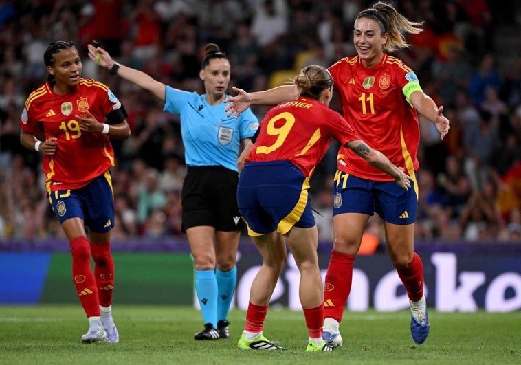 Enchufadísimas: España inicia la Eurocopa con una actitud abrumadora que hacía mucho tiempo que no se veía Enchufadísimas: España inicia la Eurocopa con una actitud abrumadora que hacía mucho tiempo que no se veía