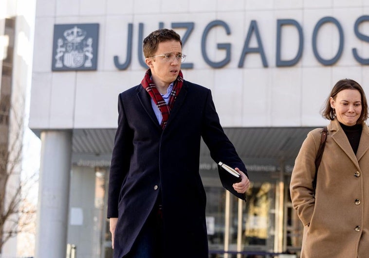 Errejón pide a Mouliaá que se retracte de sostener que extorsionó a testigos y le indemnice con 10.000 euros Errejón pide a Mouliaá que se retracte de sostener que extorsionó a testigos y le indemnice con 10.000 euros