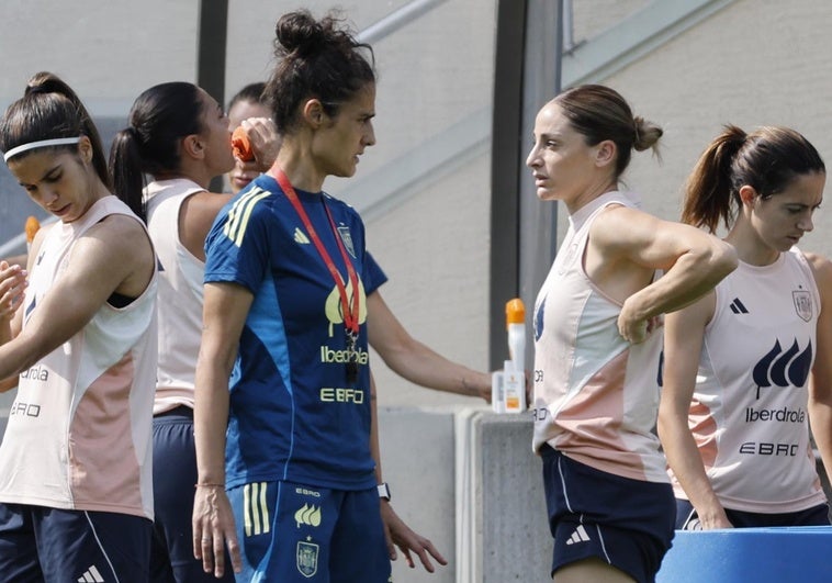 Esther se ejercita con el grupo y apunta a titular ante Suiza Esther se ejercita con el grupo y apunta a titular ante Suiza