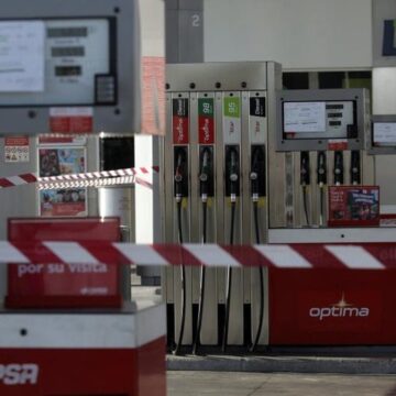 Un hombre de 31 años sufre quemaduras graves tras encender un cigarro en una gasolinera de Castellón