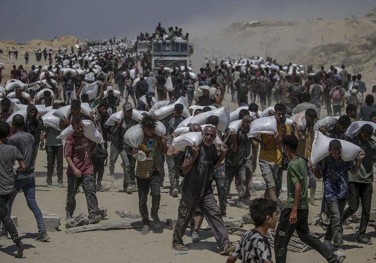 La ayuda vuelve por fin a Gaza tras la indignación por la hambruna La ayuda vuelve por fin a Gaza tras la indignación por la hambruna