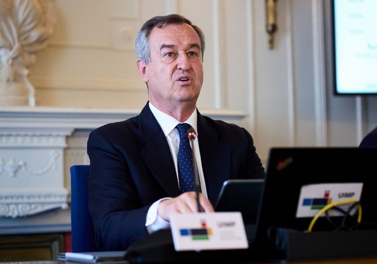 Banco Sabadell vende su filial británica por más de 3.000 millones y dará un dividendo histórico para repeler a BBVA Banco Sabadell vende su filial británica por más de 3.000 millones y dará un dividendo histórico para repeler a BBVA