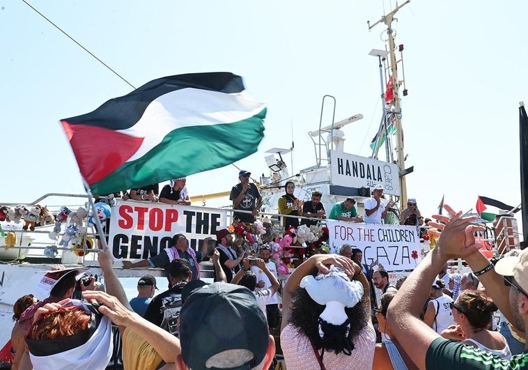 Israel confirma que ha interceptado el barco 'Handala' y asegura que la tripulación está ilesa Israel confirma que ha interceptado el barco ‘Handala’ y asegura que la tripulación está ilesa