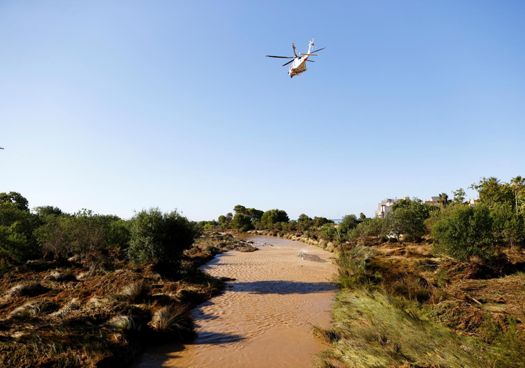 Se reanuda la búsqueda de dos personas posiblemente arrastradas por el río Foix Se reanuda la búsqueda de dos personas posiblemente arrastradas por el río Foix