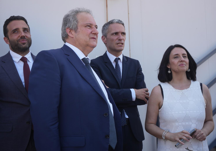Sánchez renueva la Ejecutiva para alejar el fantasma de un congreso Sánchez renueva la Ejecutiva para alejar el fantasma de un congreso