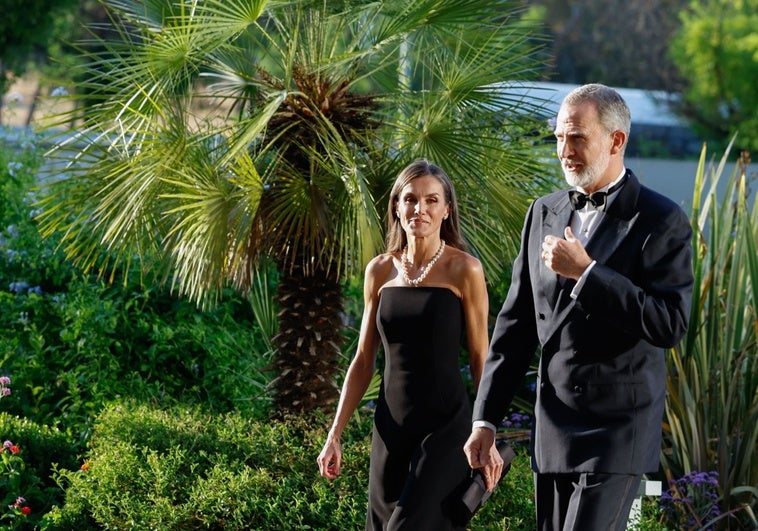 La Reina Letizia triunfa con su collar más valioso en los premios Cavia 2025 La Reina Letizia triunfa con su collar más valioso en los premios Cavia 2025