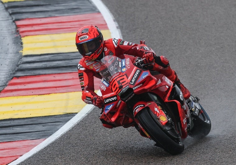 Marc Márquez remonta y arrasa en su décima victoria en la esprint Marc Márquez remonta y arrasa en su décima victoria en la esprint