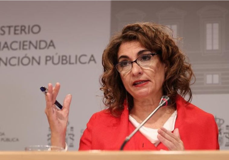 Los españoles dedican un mes más que hace cuatro años al pago de impuestos Los españoles dedican un mes más que hace cuatro años al pago de impuestos