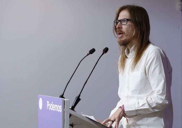 Podemos califica de «impresentable» que el ministro de Interior estuviera en la final de Wimbledon Podemos califica de «impresentable» que el ministro de Interior estuviera en la final de Wimbledon