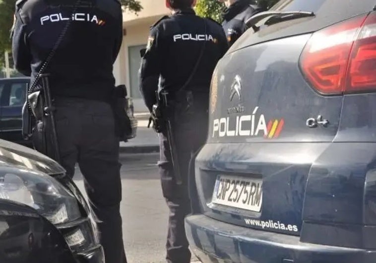 Detenido un repartidor por agredir sexualmente a dos menores en un portal del barrio madrileño de Montecarmelo Detenido un repartidor por agredir sexualmente a dos menores en un portal del barrio madrileño de Montecarmelo