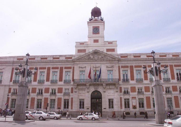 El Constitucional mantiene la ley de Ayuso que impide señalar el pasado franquista de Sol El Constitucional mantiene la ley de Ayuso que impide señalar el pasado franquista de Sol