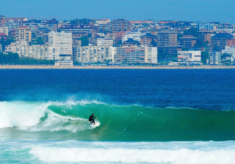 Cinco de las mejores playas de España para amantes del surf Cinco de las mejores playas de España para amantes del surf