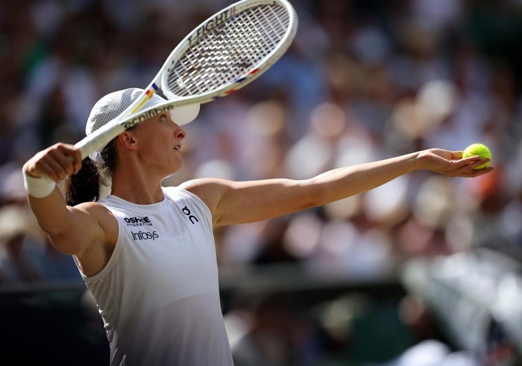 Iga Swiatek, inclemente campeona de Wimbledon tras una paliza de 6-0 y 6-0 en menos de una hora Iga Swiatek, inclemente campeona de Wimbledon tras una paliza de 6-0 y 6-0 en menos de una hora