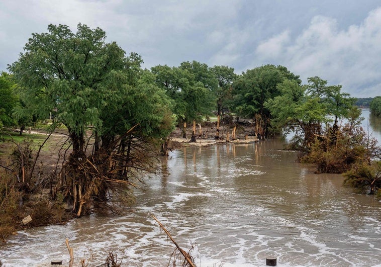 Detenida la búsqueda de víctimas en las inundaciones de Texas por la amenaza de más lluvias torrenciales Detenida la búsqueda de víctimas en las inundaciones de Texas por la amenaza de más lluvias torrenciales