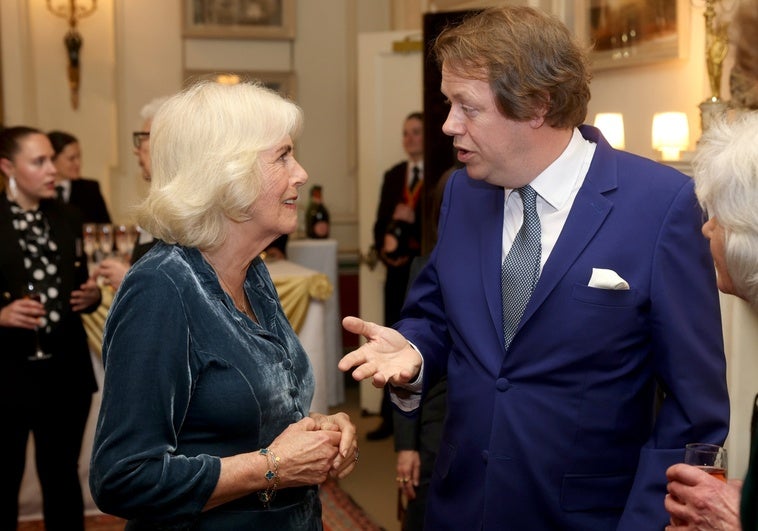 Tom Parker Bowles desmonta los mitos sobre su madre, la Reina Camilla: «Nunca la he visto borracha» Tom Parker Bowles desmonta los mitos sobre su madre, la Reina Camilla: «Nunca la he visto borracha»