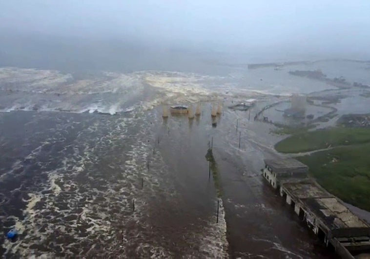 Vídeos del fuerte terremoto en Kamchatka y la llegada del tsunami a las costas de distintos países Vídeos del fuerte terremoto en Kamchatka y la llegada del tsunami a las costas de distintos países