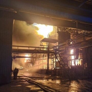 El incendio en una empresa química de Zuera (Zaragoza) se da por controlado y desconfinan a los vecinos
