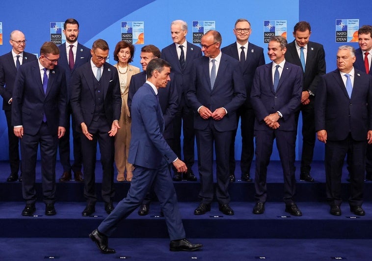 La gestión exterior de Sánchez aparta a España del bloque europeo en las negociaciones La gestión exterior de Sánchez aparta a España del bloque europeo en las negociaciones