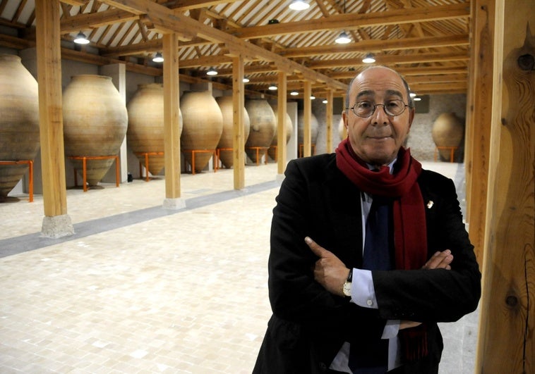 El alcalde socialista de Noblejas (Toledo) anuncia una huelga de hambre para exigir a Page el instituto que no hace por «asqueroso sectarismo» El alcalde socialista de Noblejas (Toledo) anuncia una huelga de hambre para exigir a Page el instituto que no hace por «asqueroso sectarismo»