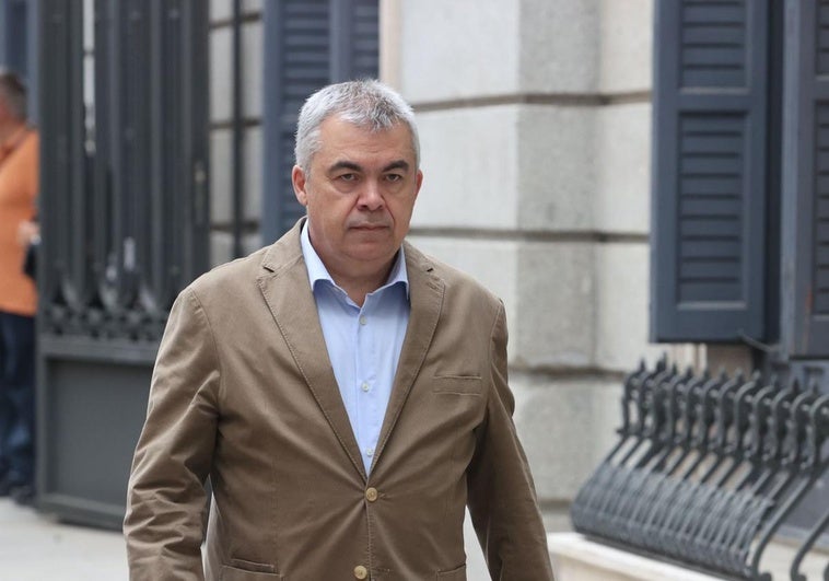 Santos Cerdán, sobre si hay financiación irregular en el PSOE: «No, que yo sepa» Santos Cerdán, sobre si hay financiación irregular en el PSOE: «No, que yo sepa»