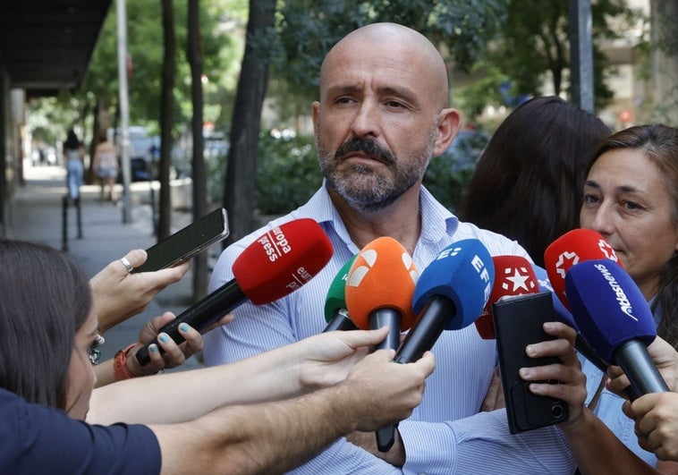 El PP se escuda en que la moción de Jumilla no señala religiones ni ritos y acusa a PSOE y Vox de «polarizar» al país El PP se escuda en que la moción de Jumilla no señala religiones ni ritos y acusa a PSOE y Vox de «polarizar» al país