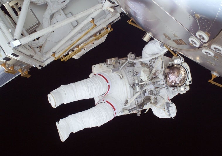 Una astronauta de la NASA revela cuánto dinero cobra Una astronauta de la NASA revela cuánto dinero cobra