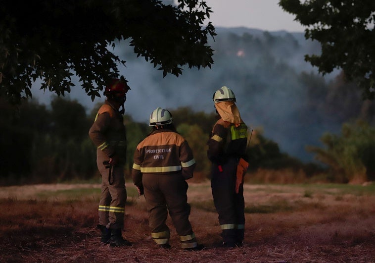 El fuego de Vilardevós (Orense), con 500 hectáreas arrasadas, tuvo seis focos simultáneos El fuego de Vilardevós (Orense), con 500 hectáreas arrasadas, tuvo seis focos simultáneos
