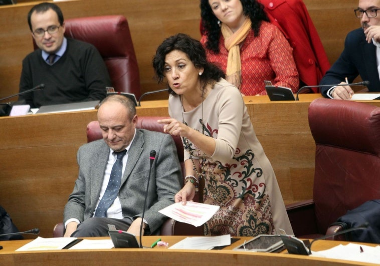 La mujer del excomisionado de la dana tampoco acredita su título universitario y será apartada de su cargo La mujer del excomisionado de la dana tampoco acredita su título universitario y será apartada de su cargo