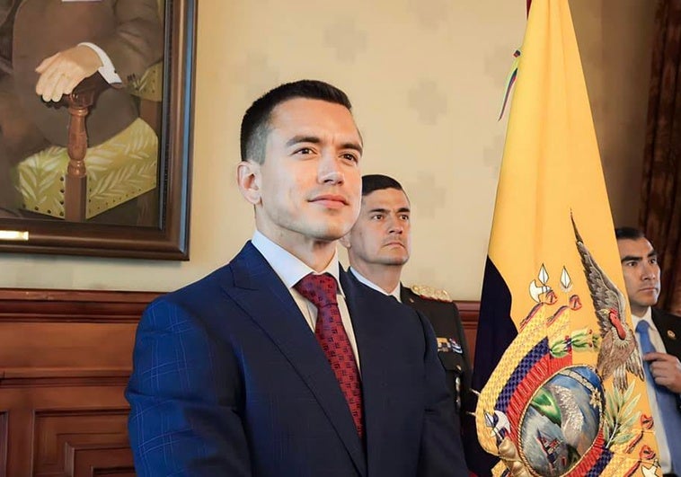 Los ecuatorianos votarán en referendum si los jueces del Constitucional pueden ser objeto de un juicio político Los ecuatorianos votarán en referendum si los jueces del Constitucional pueden ser objeto de un juicio político