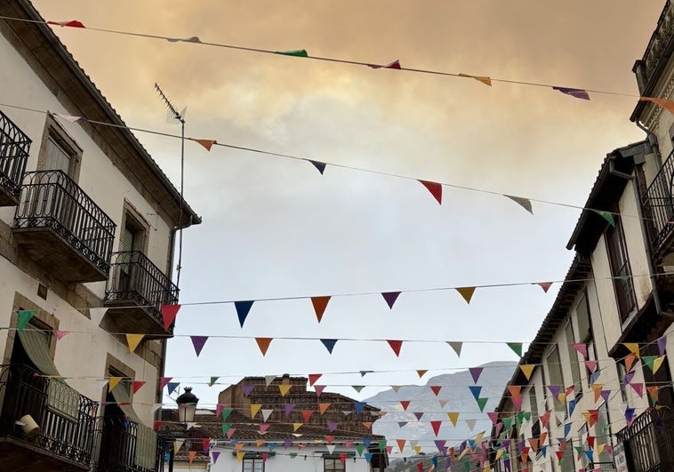 Extremadura se tiñe de negro en plenas fiestas populares Extremadura se tiñe de negro en plenas fiestas populares