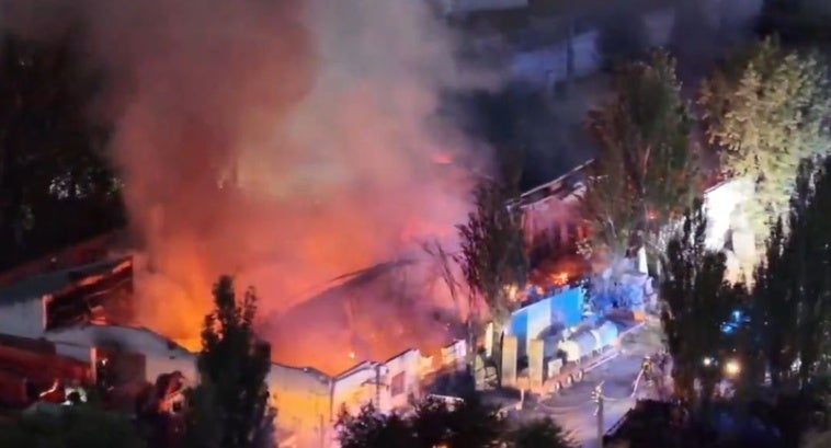 Arde el polígono de Getafe: tres incendios y un hotel desalojado Arde el polígono de Getafe: tres incendios y un hotel desalojado